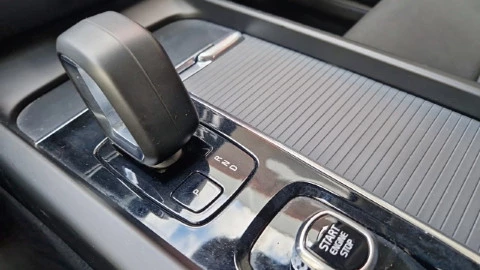 Volvo V60 2.0 B4 (D) Momentum Pro Auto