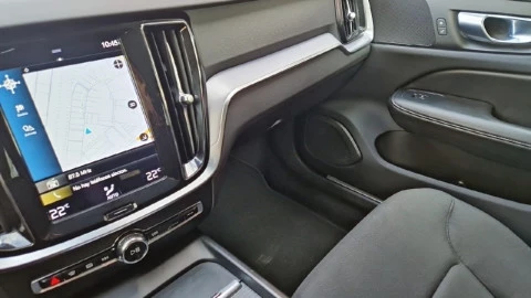 Volvo V60 2.0 B4 (D) Momentum Pro Auto