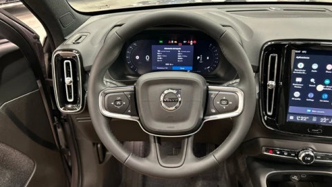 Volvo XC40 B3 G Plus Dark Auto 120 kW (163 CV)