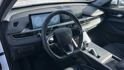 EBRO S400 1.5 DHE HEV Excellence CVT