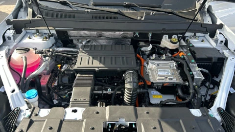 EBRO S400 1.5 DHE HEV Excellence CVT