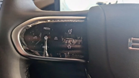 EBRO S400 1.5 DHE HEV Excellence CVT