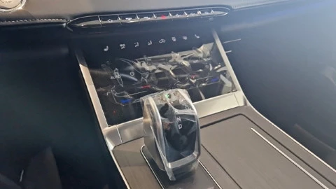 EBRO S400 1.5 DHE HEV Excellence CVT