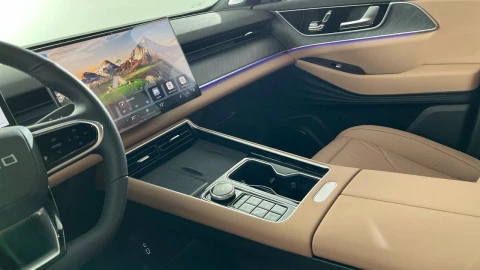 EBRO S900 PHEV 1.5 TGDI 3DHT 4X4 Luxury