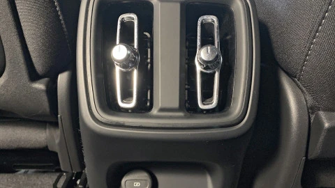 Volvo XC40 2.0 B3 G Core Auto