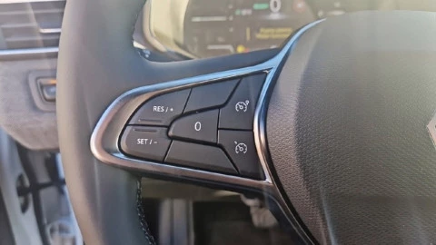 Renault Clio Techno full hybrid E-Tech 145 (103Kw)