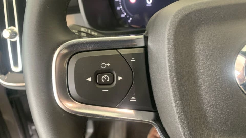 Volvo XC40 2.0 B3 G Core Auto