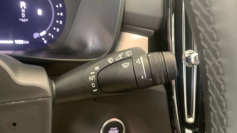 Volvo XC40 2.0 B3 G Core Auto