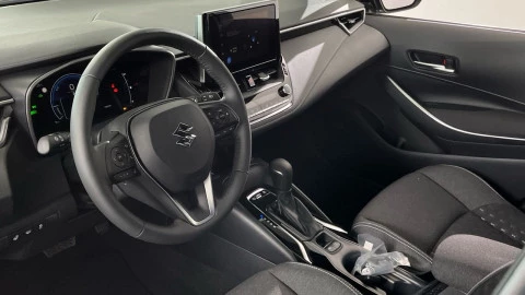 Suzuki Swace 1.8 GLE Hybrid