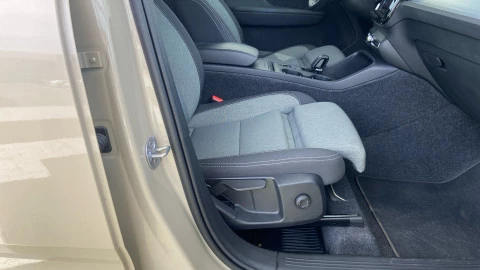 Volvo XC40 2.0 B3 G Core Auto