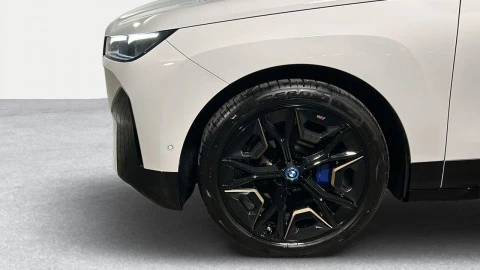 BMW iX xDrive40