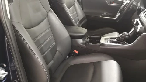 Toyota Rav4 2.5l 220H Advance