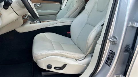 Volvo XC90 2.0 B5 D AWD Momentum Pro Auto