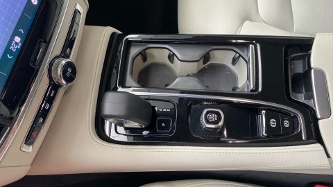 Volvo S90 2.0 T8 Twin AWD Recharge Core Bright AT