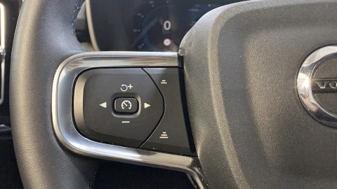 Volvo XC40 2.0 B3 G Core Auto
