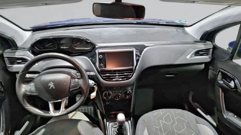 Peugeot 2008 Allure PureTech 110 S&S 6 Vel. MAN