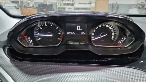 Peugeot 2008 Allure PureTech 110 S&S 6 Vel. MAN