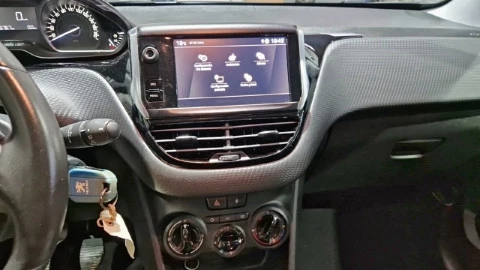 Peugeot 2008 Allure PureTech 110 S&S 6 Vel. MAN