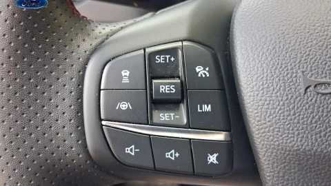 Ford Focus 1.0 Ecoboost MHEV 114kW ST-Line Auto