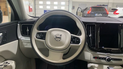 Volvo XC60 2.0 T6 AWD Recharge Plus Dark Auto