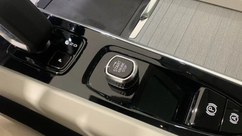 Volvo XC60 2.0 T6 AWD Recharge Plus Dark Auto