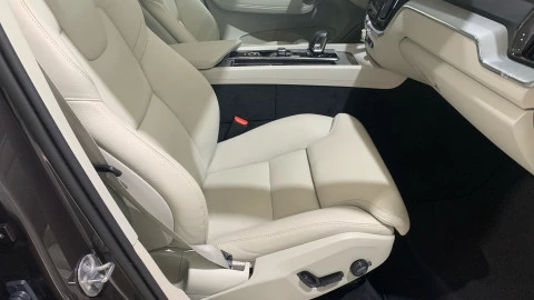 Volvo XC60 2.0 T6 AWD Recharge Plus Dark Auto