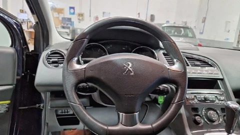 Peugeot 5008 Allure 1.6 THP 155 Automático