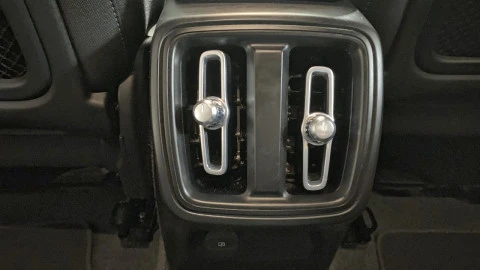 Volvo XC40 2.0 B3 G Core Auto