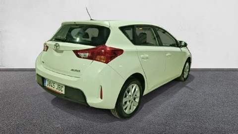 Toyota Auris 90D Active