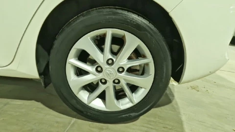 Toyota Auris 90D Active