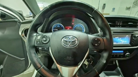 Toyota Auris 90D Active
