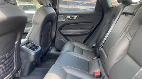 Volvo XC60 2.0 B5 G MHEV Ultra Dark Auto AWD