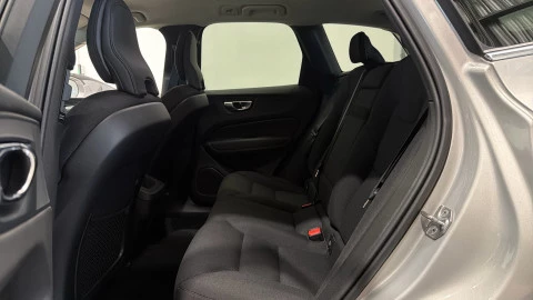 Volvo XC60 B4 D Momentum Pro Auto 145 kW (197 CV)