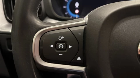 Volvo XC60 B4 D Momentum Pro Auto 145 kW (197 CV)