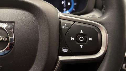 Volvo XC60 B4 D Momentum Pro Auto 145 kW (197 CV)