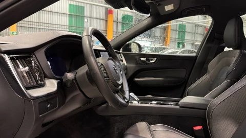 Volvo XC60 B4 G Plus Dark Auto 145 kW (197 CV)