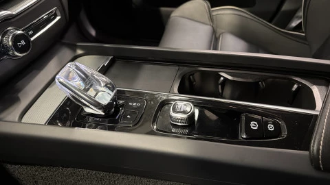 Volvo XC60 B4 G Plus Dark Auto 145 kW (197 CV)