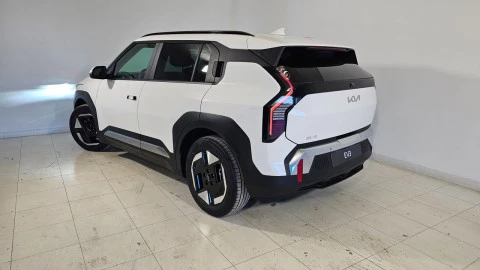 Kia EV3 Earth Long Range