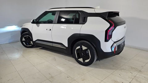 Kia EV3 Earth Long Range