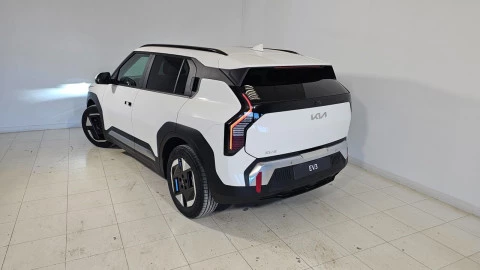 Kia EV3 Earth Long Range