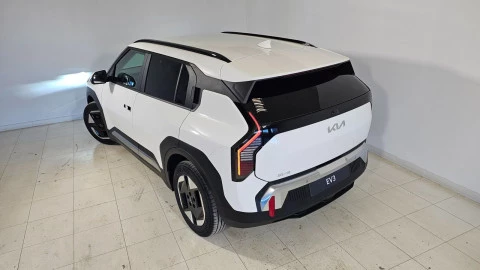 Kia EV3 Earth Long Range