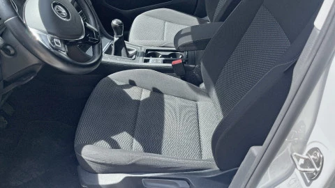 Volkswagen Golf Business & Navi 1.0 TSI 81kW Variant