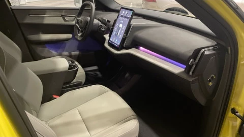 Volvo EX30 Single Motor Extended Range Plus Auto 200 kW (272 CV)