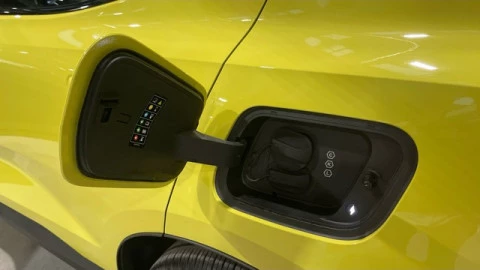 Volvo EX30 Single Motor Extended Range Plus Auto 200 kW (272 CV)