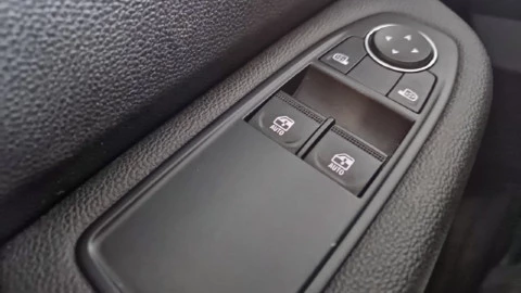 Renault Clio Business SCe 49 kW (67CV)