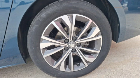 Peugeot 508 5P Allure BlueHDi 130 S&S EAT8