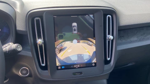 Volvo XC40 2.0 B3 G Essential Auto