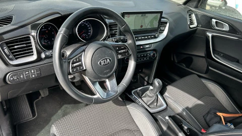 Kia Ceed 1.6 MHEV iMT 100kW (136CV) Tech