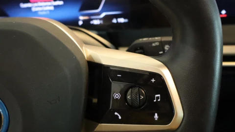 BMW Serie iX xDrive 40