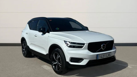 Volvo XC40 2.0 B4 G AWD R-Design Auto